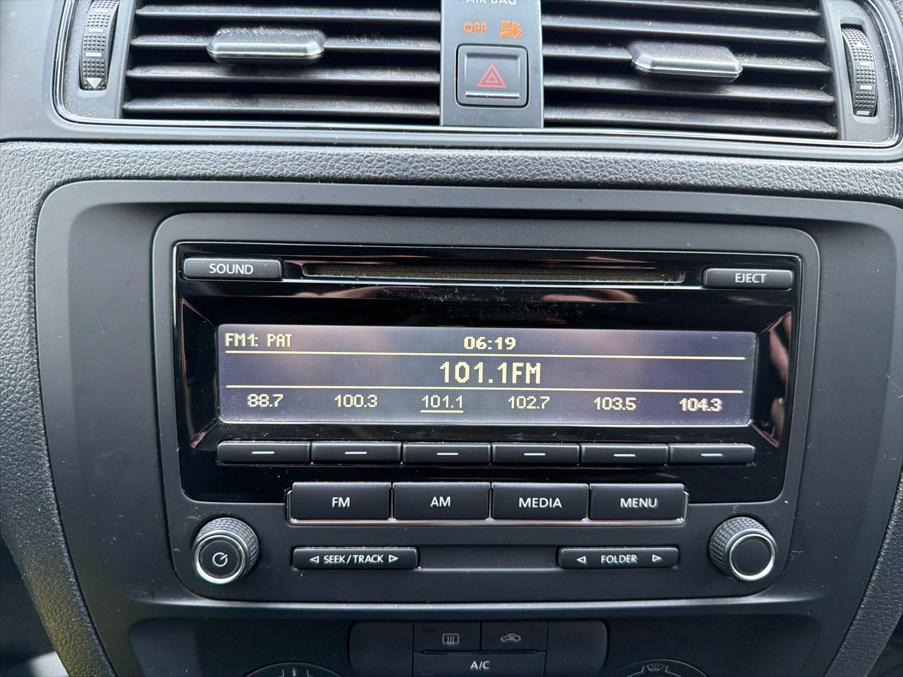 Volkswagen Jetta Sedan 4dr Auto 2.0L S 2015