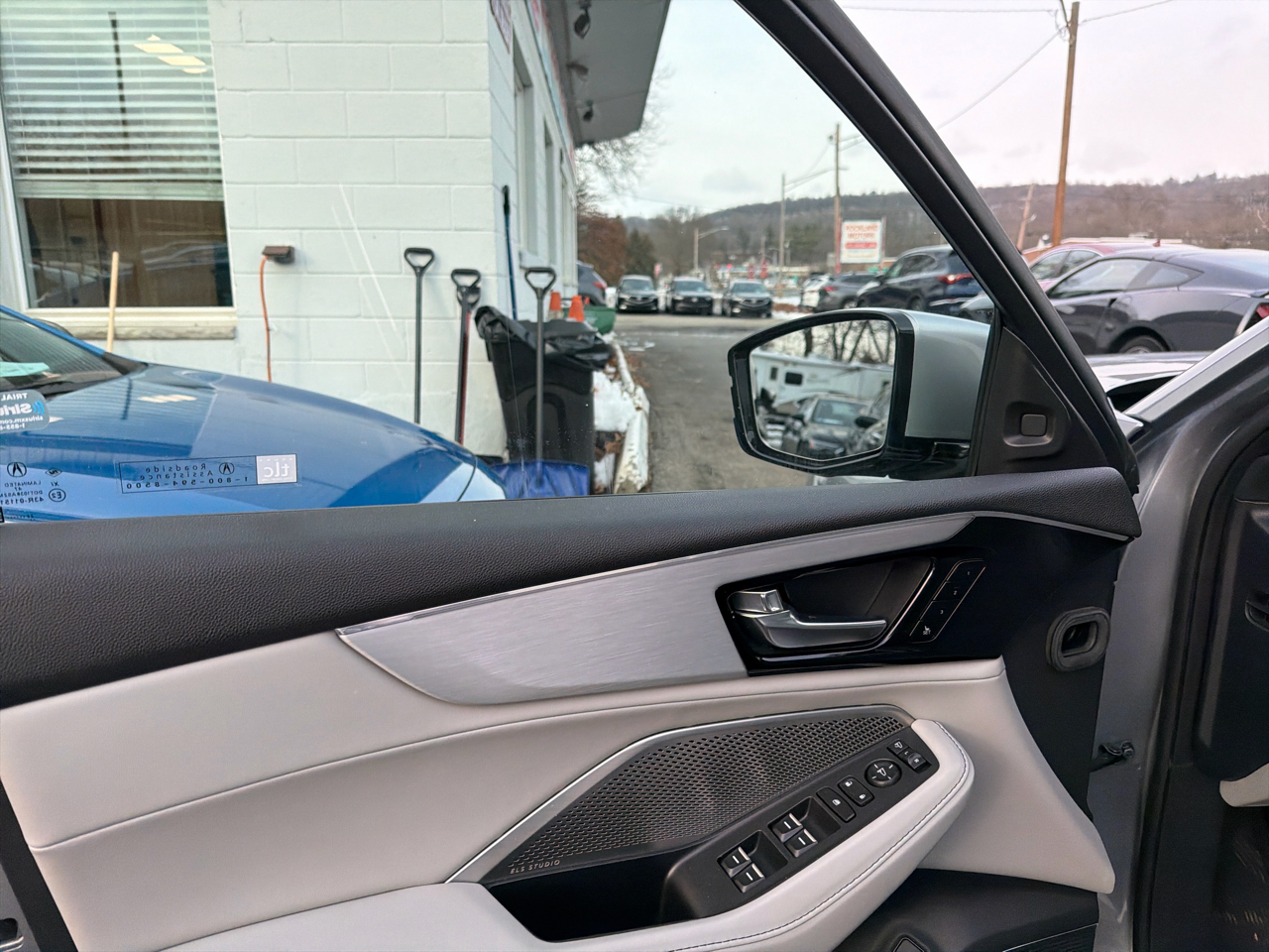 Acura MDX SH-AWD w/Technology Package 2023