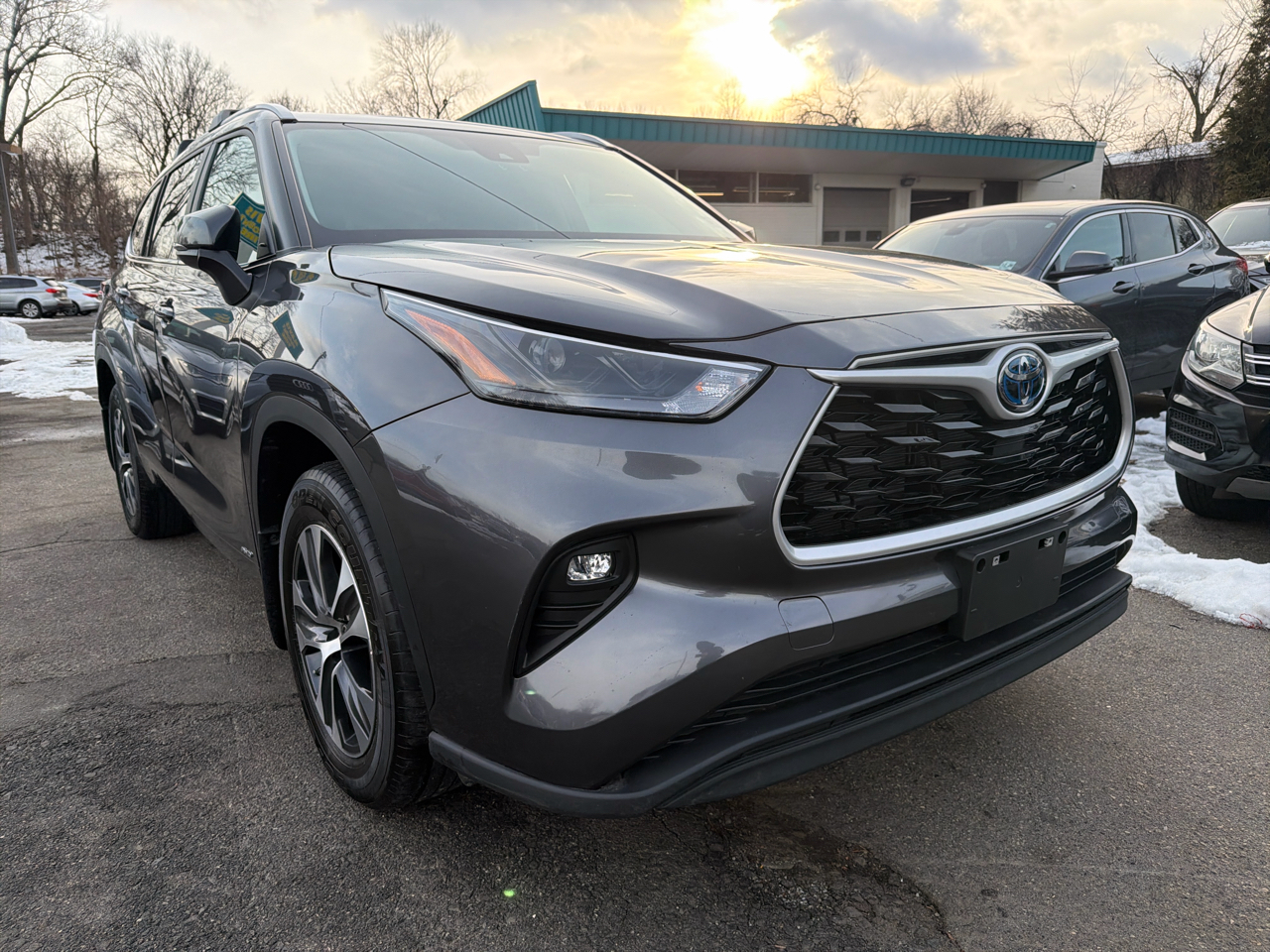Toyota Highlander Hybrid XLE AWD (Natl) 2024