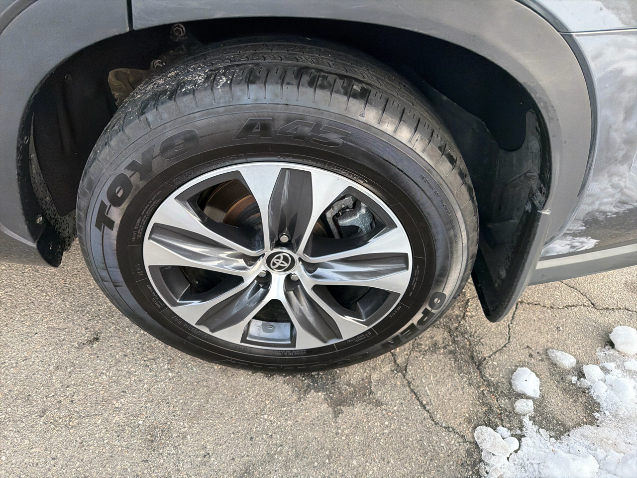 Toyota Highlander Hybrid XLE AWD (Natl) 2024