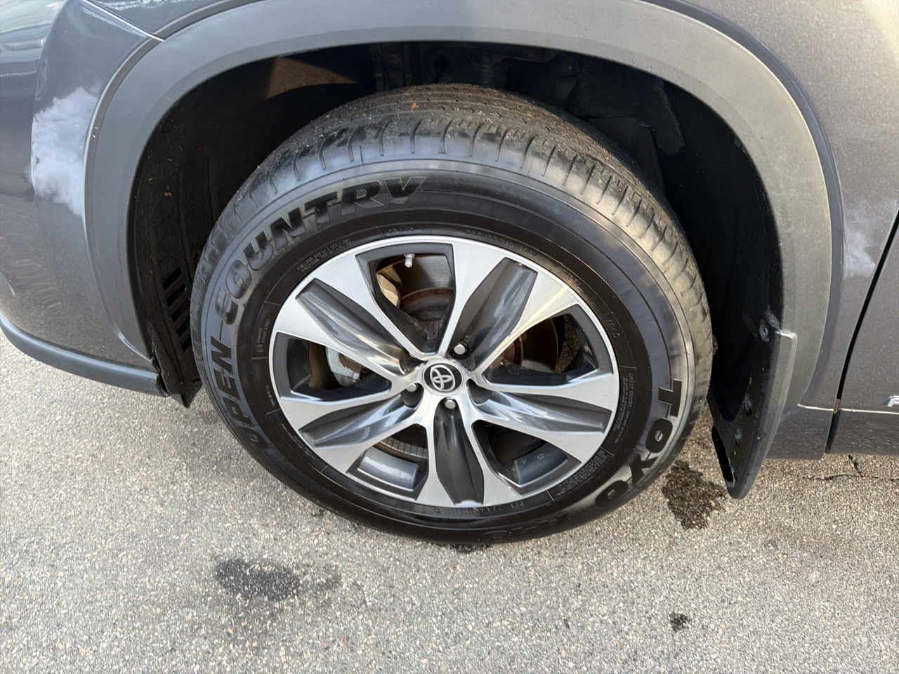 Toyota Highlander Hybrid XLE AWD (Natl) 2024