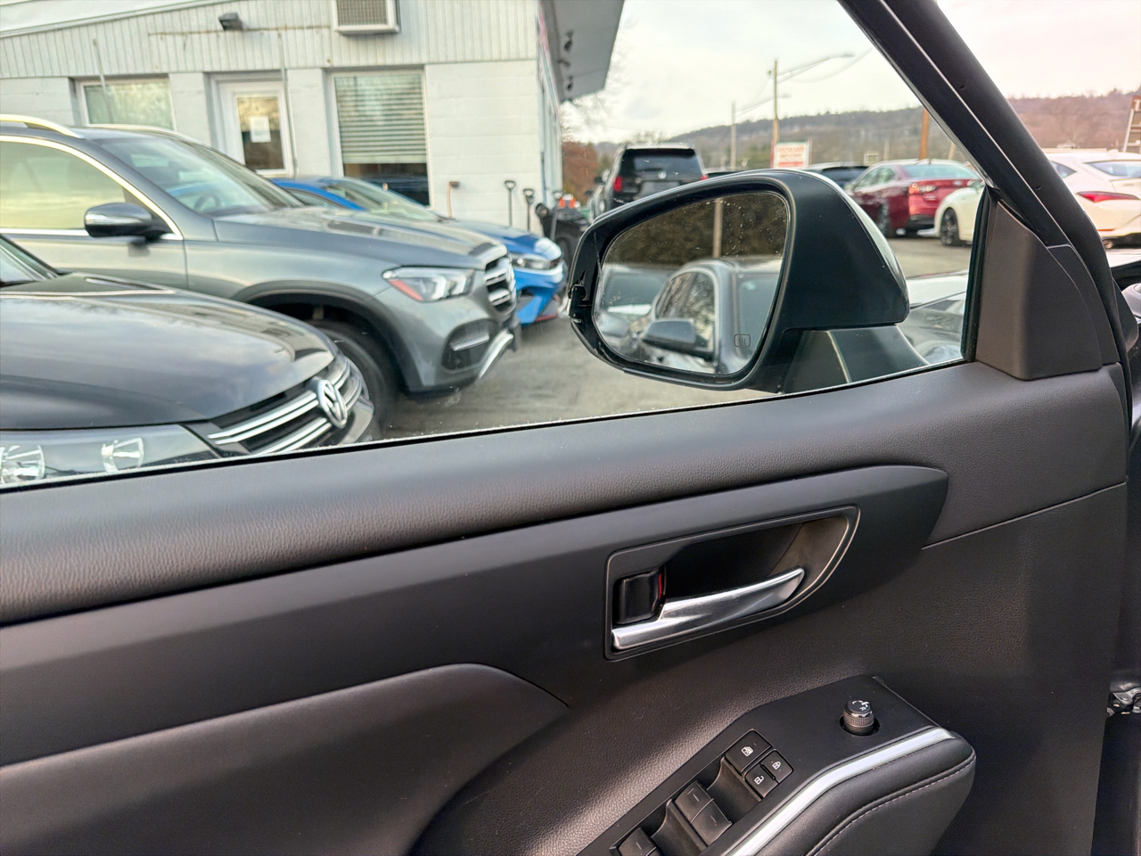 Toyota Highlander Hybrid XLE AWD (Natl) 2024