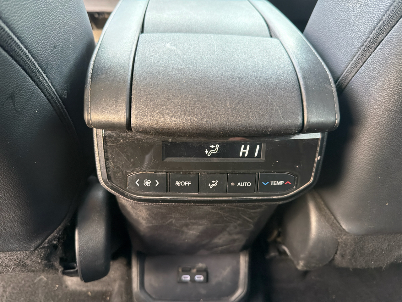 Toyota Highlander Hybrid XLE AWD (Natl) 2024