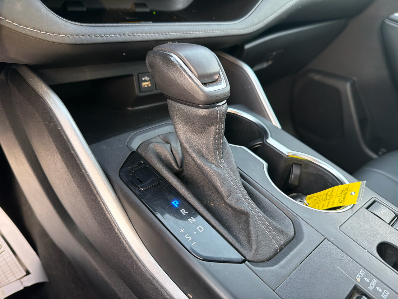 Toyota Highlander Hybrid XLE AWD (Natl) 2024