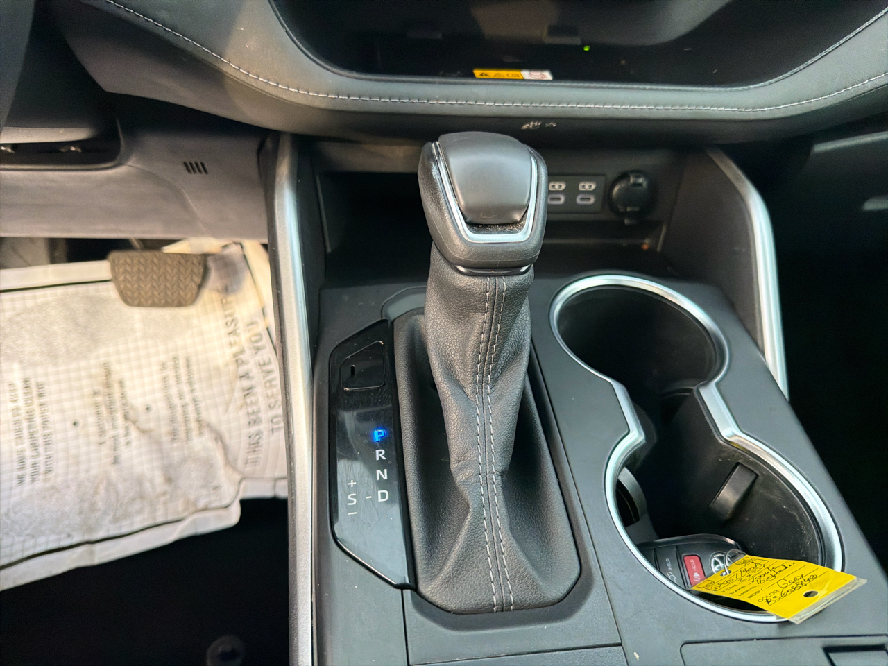 Toyota Highlander Hybrid XLE AWD (Natl) 2024