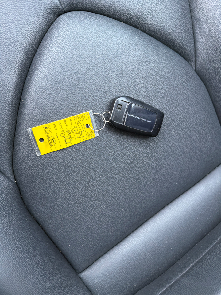 Toyota Highlander Hybrid XLE AWD (Natl) 2024