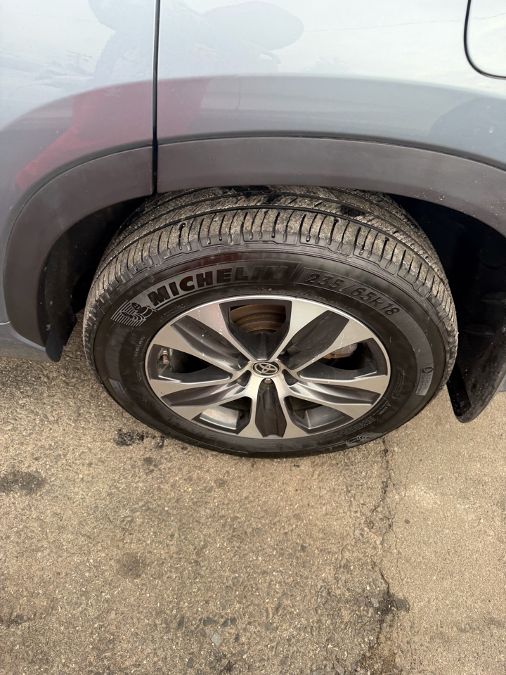 Toyota Highlander XLE AWD (Natl) 2020