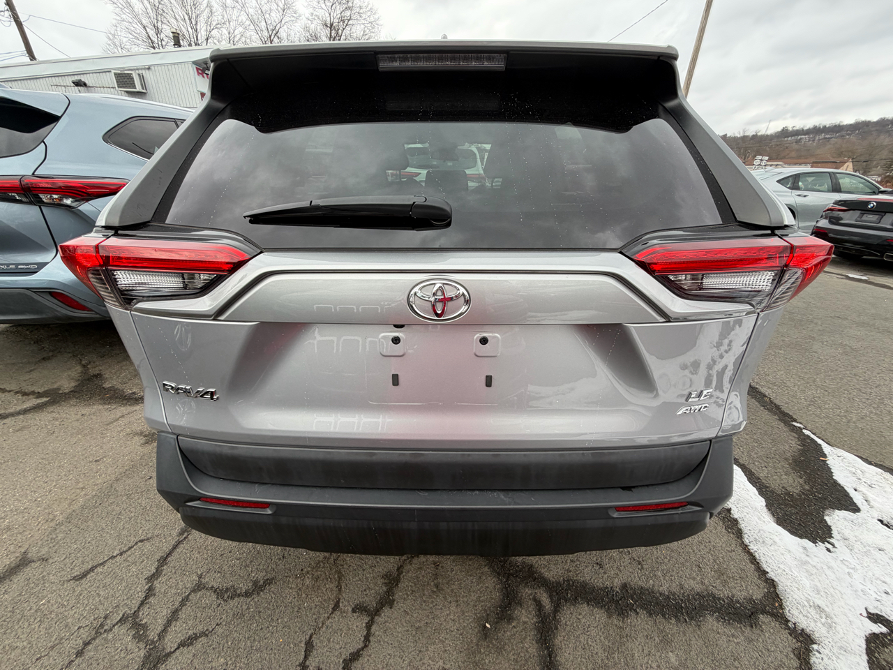 Toyota RAV4 LE AWD (Natl) 2022