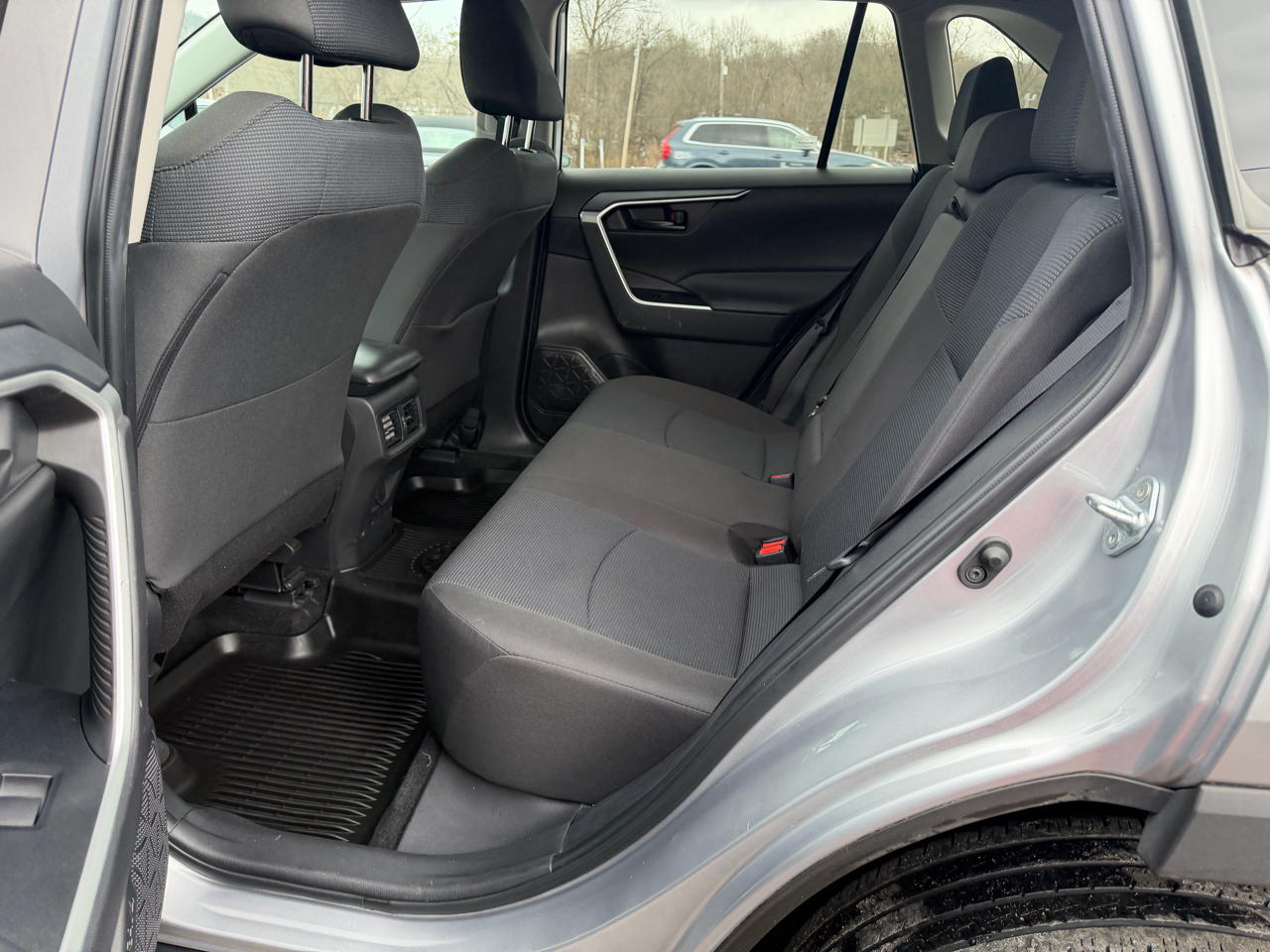 Toyota RAV4 LE AWD (Natl) 2022