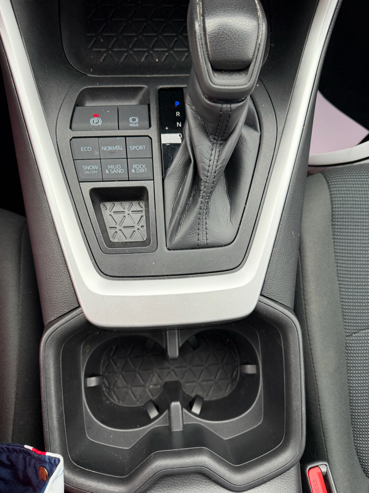 Toyota RAV4 LE AWD (Natl) 2022