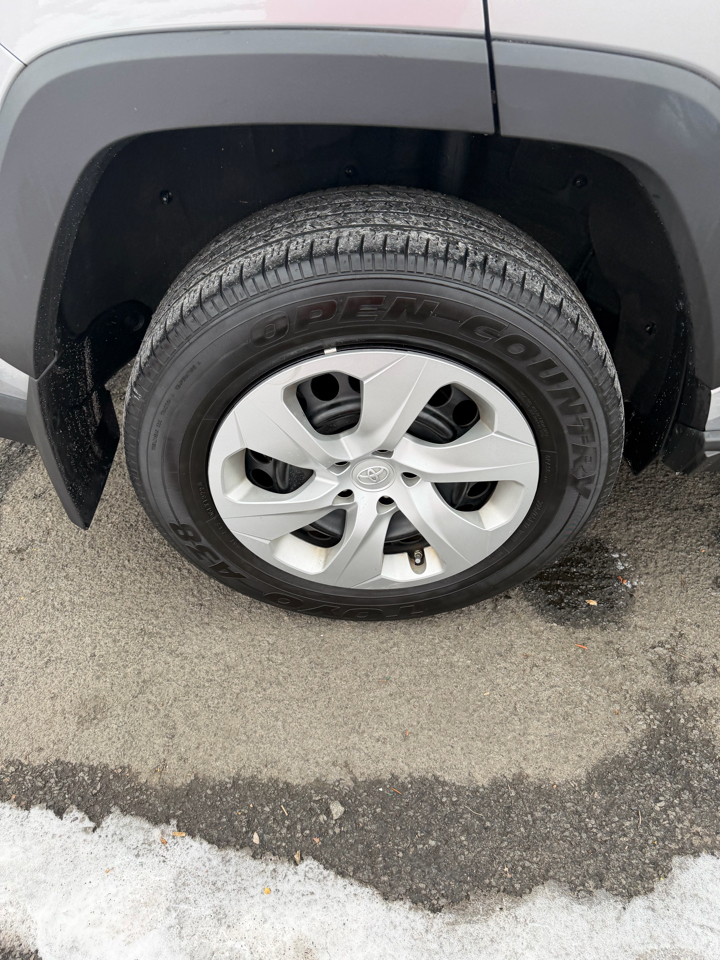 Toyota RAV4 LE AWD (Natl) 2022