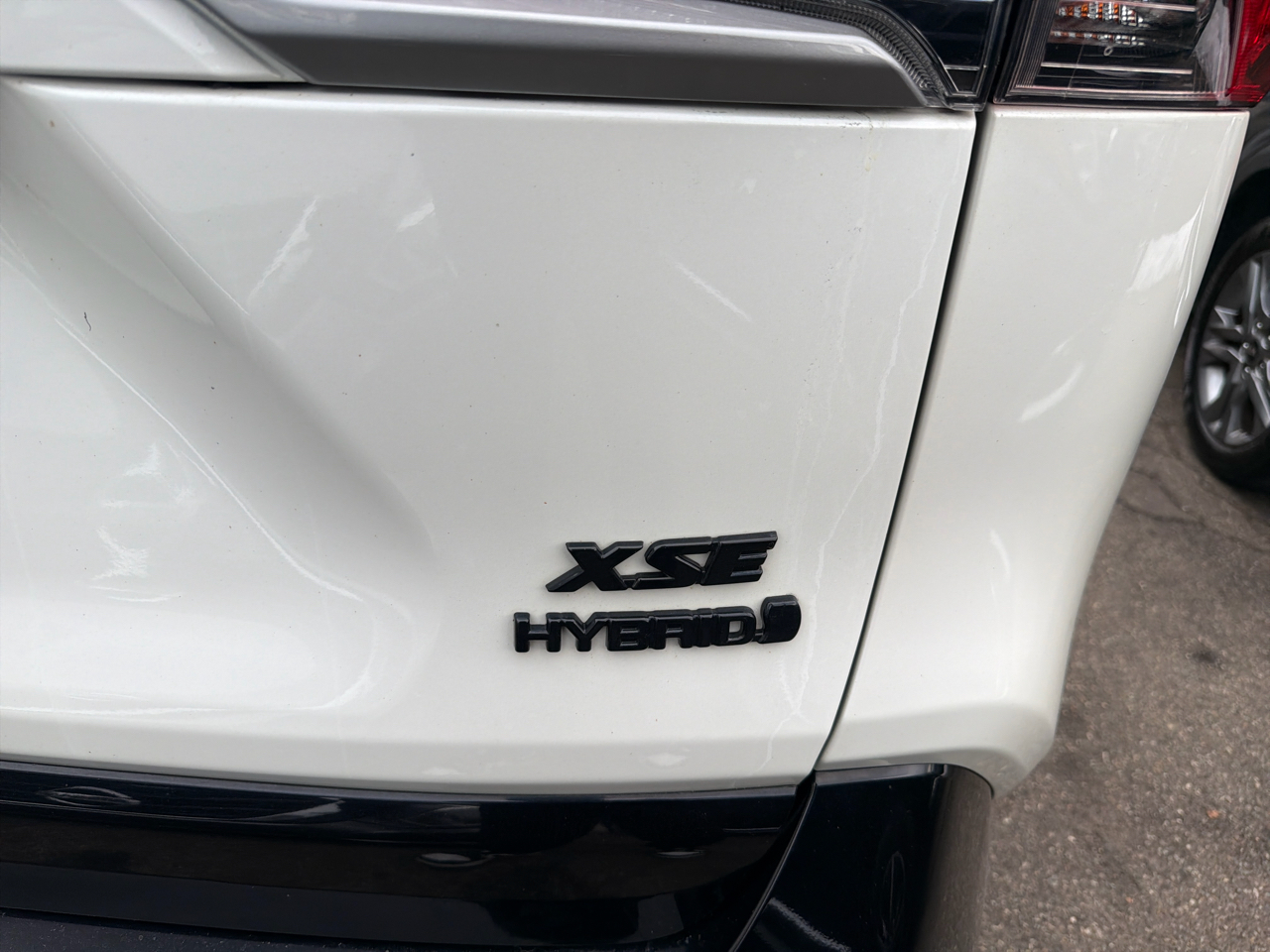 Toyota RAV4 Hybrid XSE AWD (Natl) 2020