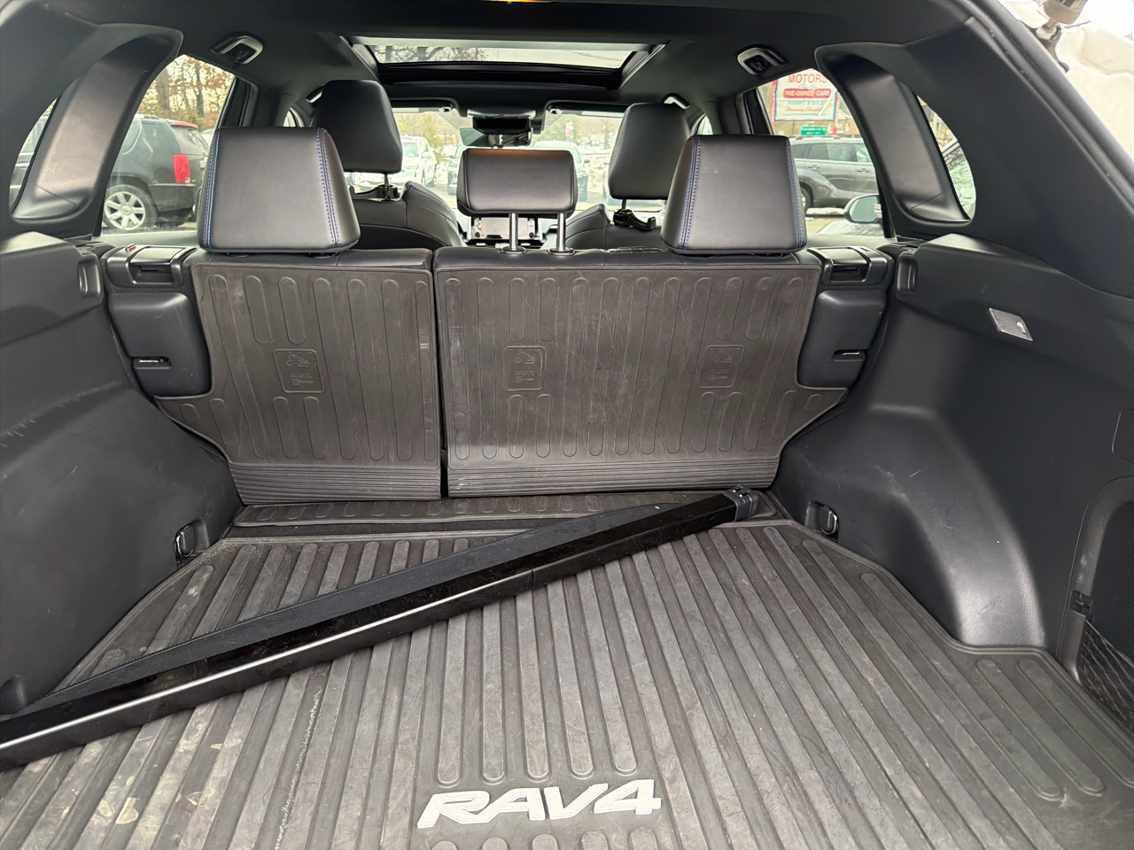 Toyota RAV4 Hybrid XSE AWD (Natl) 2020