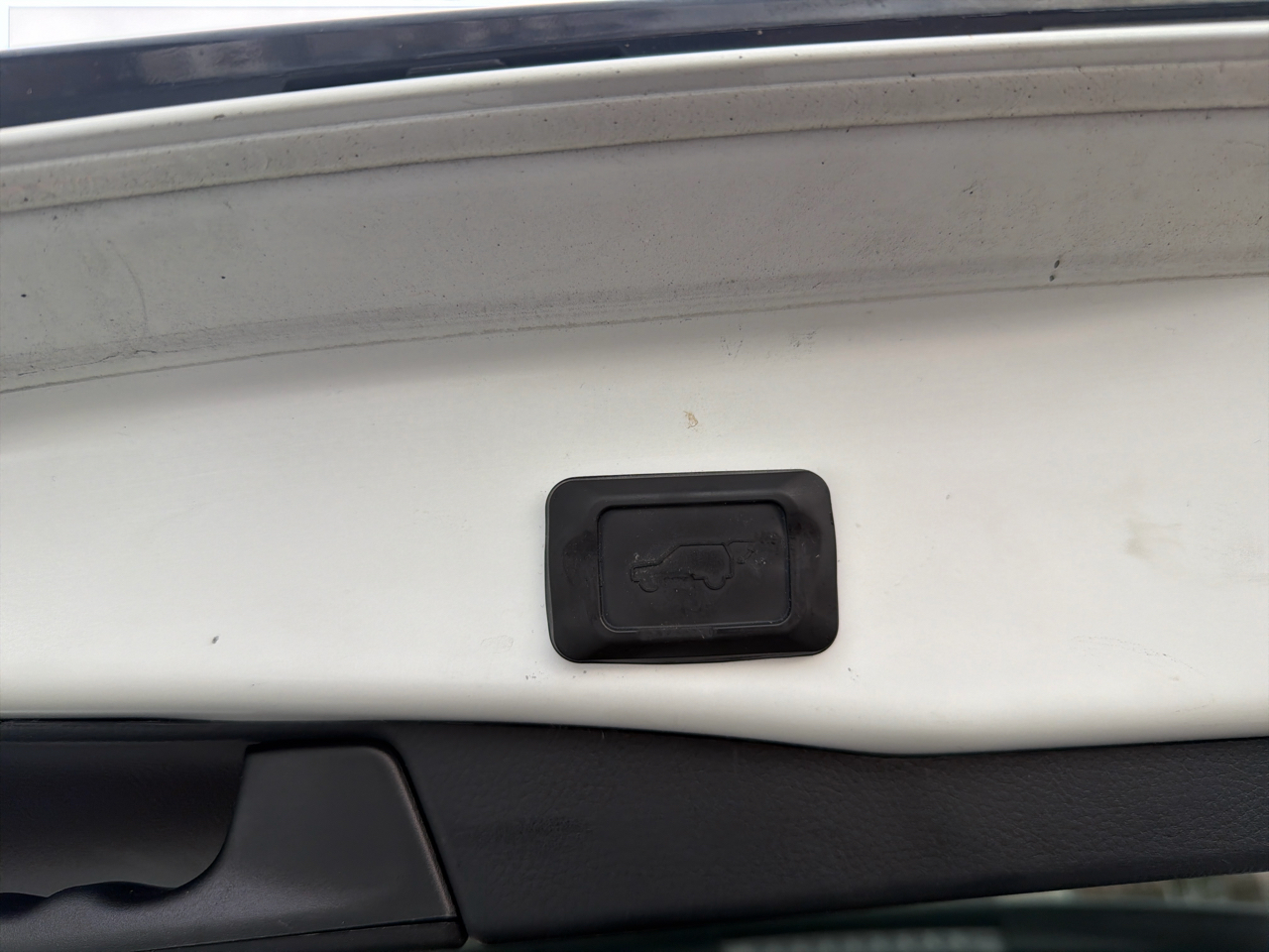 Toyota RAV4 Hybrid XSE AWD (Natl) 2020