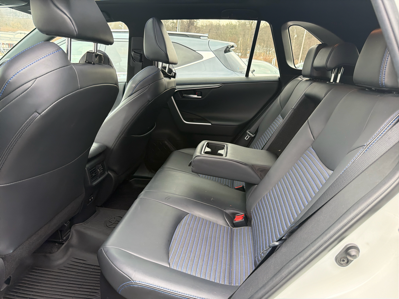 Toyota RAV4 Hybrid XSE AWD (Natl) 2020