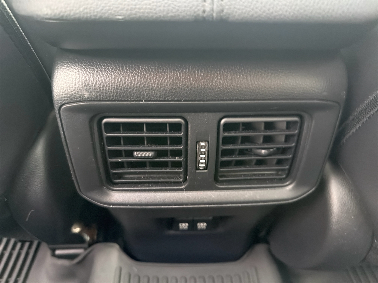 Toyota RAV4 Hybrid XSE AWD (Natl) 2020