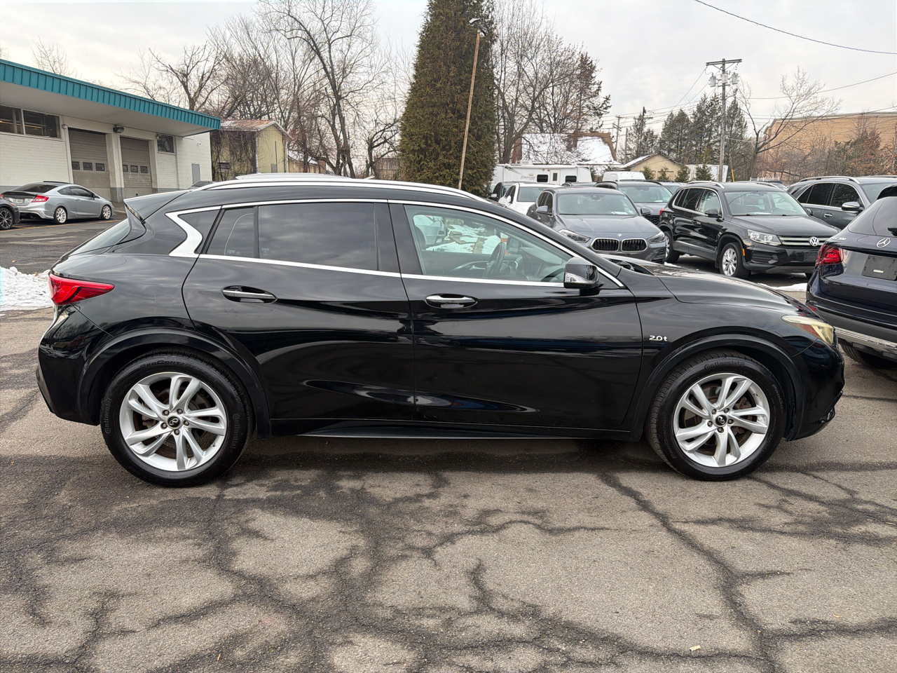 Infiniti QX30 Premium FWD 2017