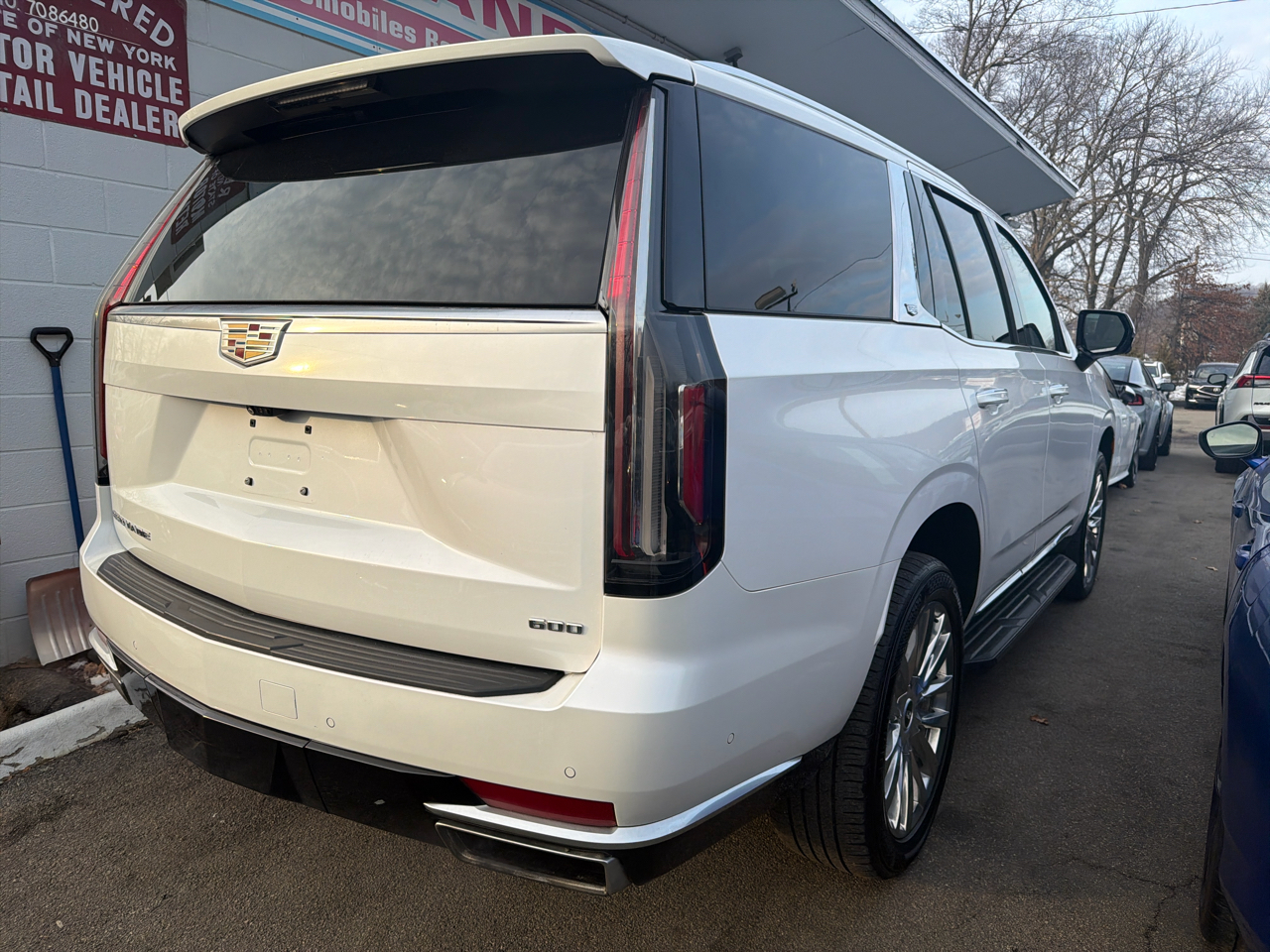 Cadillac Escalade 4WD 4dr Premium Luxury 2021