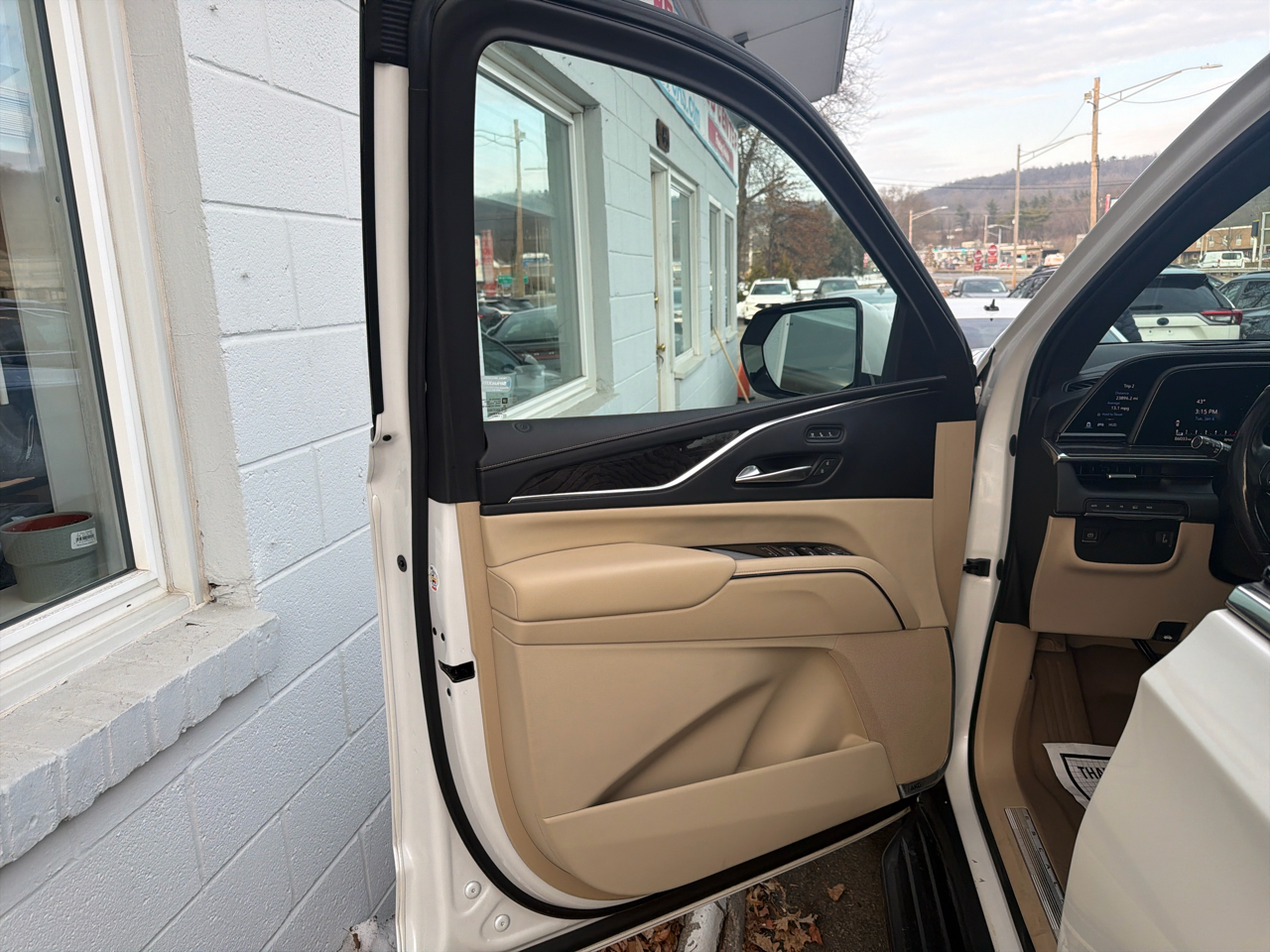 Cadillac Escalade 4WD 4dr Premium Luxury 2021