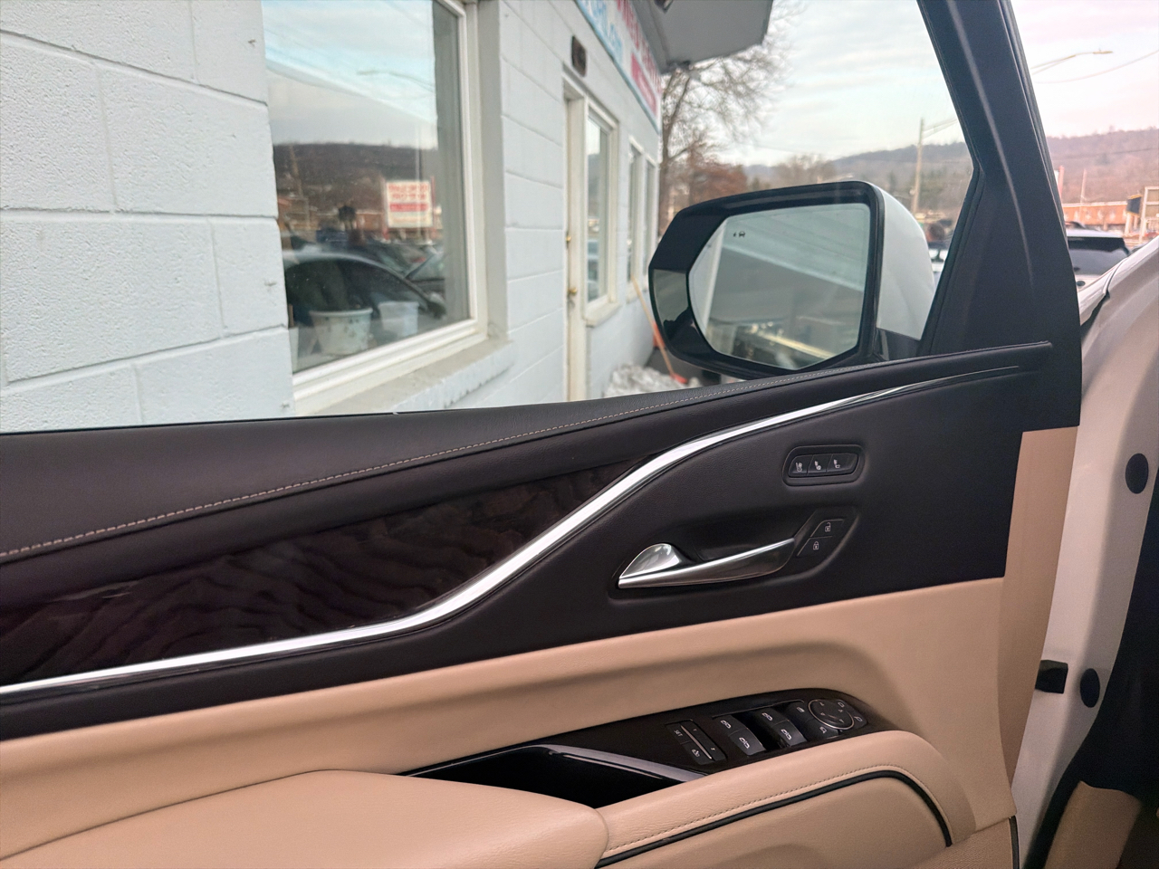 Cadillac Escalade 4WD 4dr Premium Luxury 2021