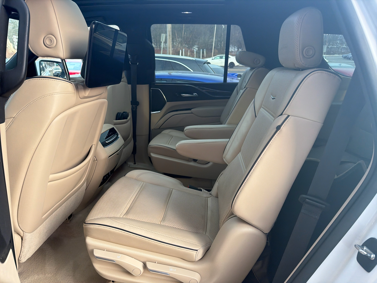 Cadillac Escalade 4WD 4dr Premium Luxury 2021
