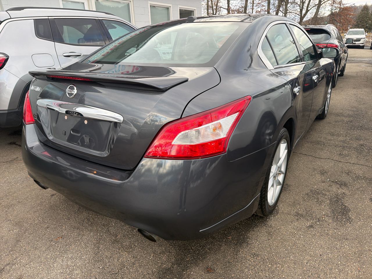Nissan Maxima 4dr Sdn V6 CVT 3.5 SV w/Premium Pkg 2010
