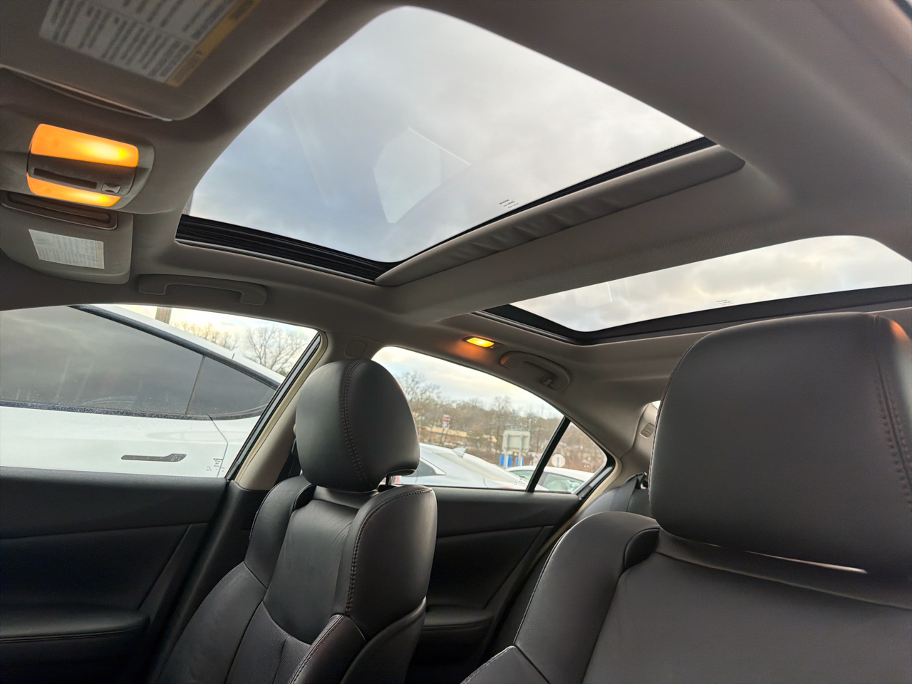 Nissan Maxima 4dr Sdn V6 CVT 3.5 SV w/Premium Pkg 2010