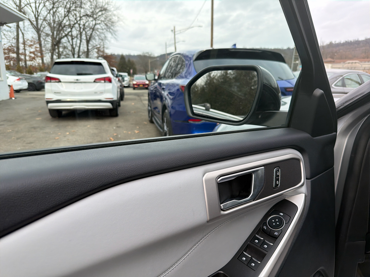 Ford Explorer XLT 2023