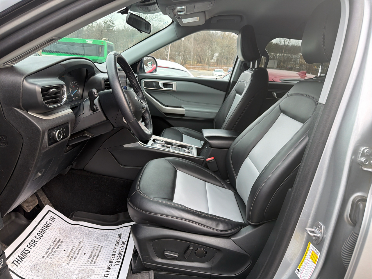 Ford Explorer XLT 2023