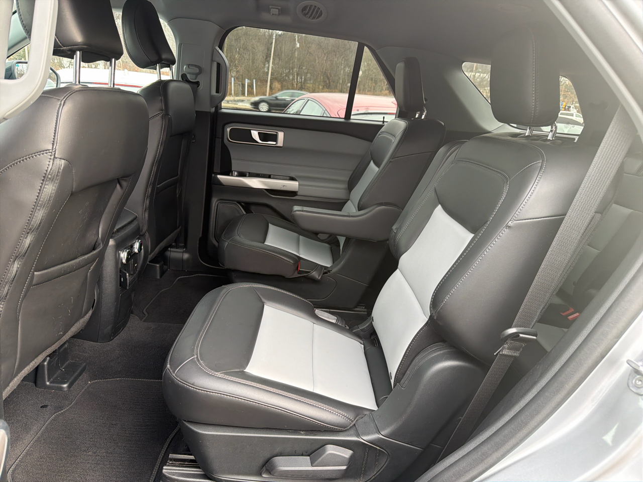 Ford Explorer XLT 2023