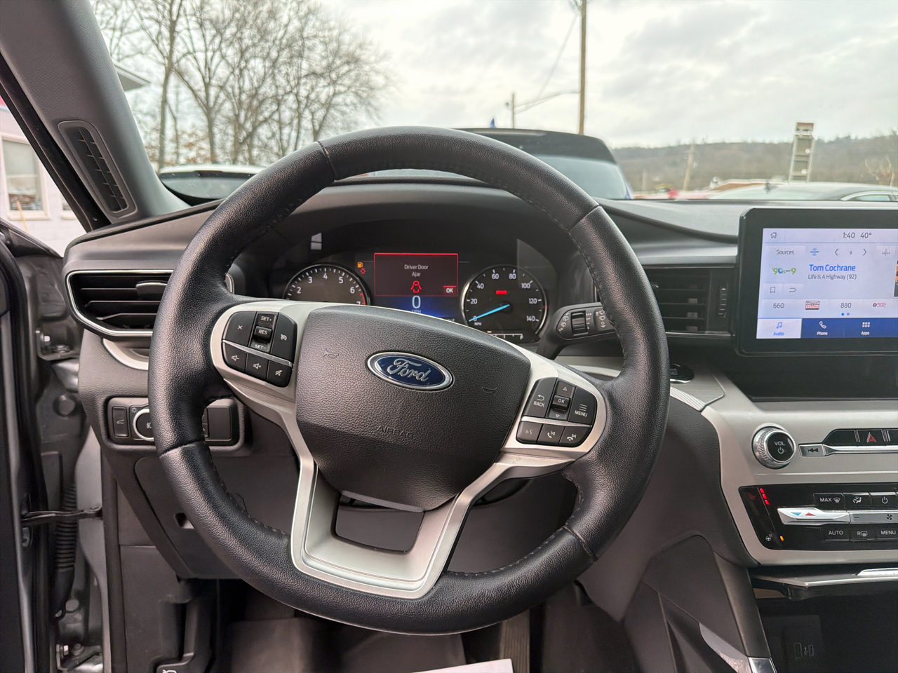 Ford Explorer XLT 2023