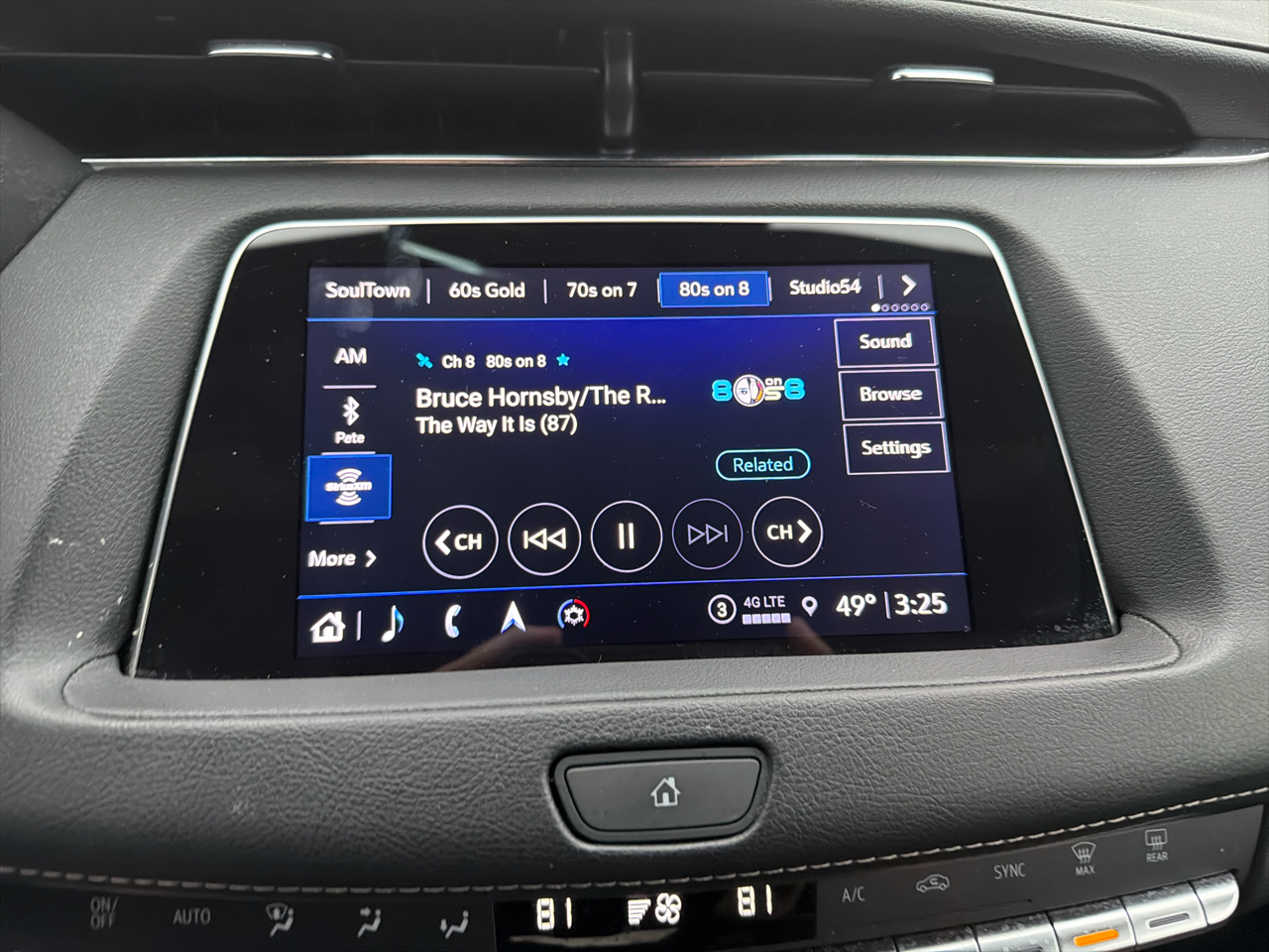 Cadillac XT4 AWD 4dr Luxury 2022