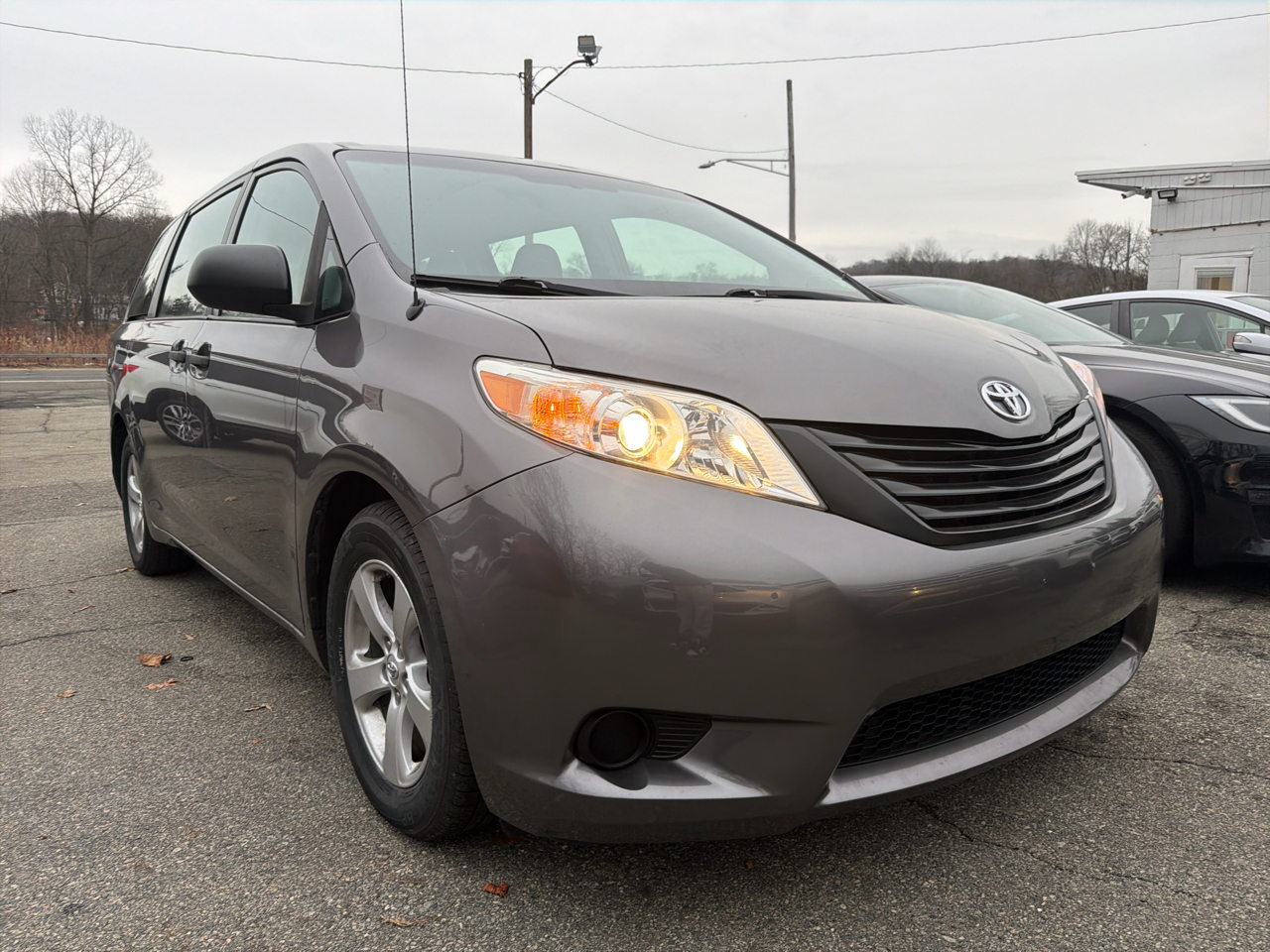 Toyota Sienna 5dr 7-Pass Van V6 L FWD (Natl) 2014