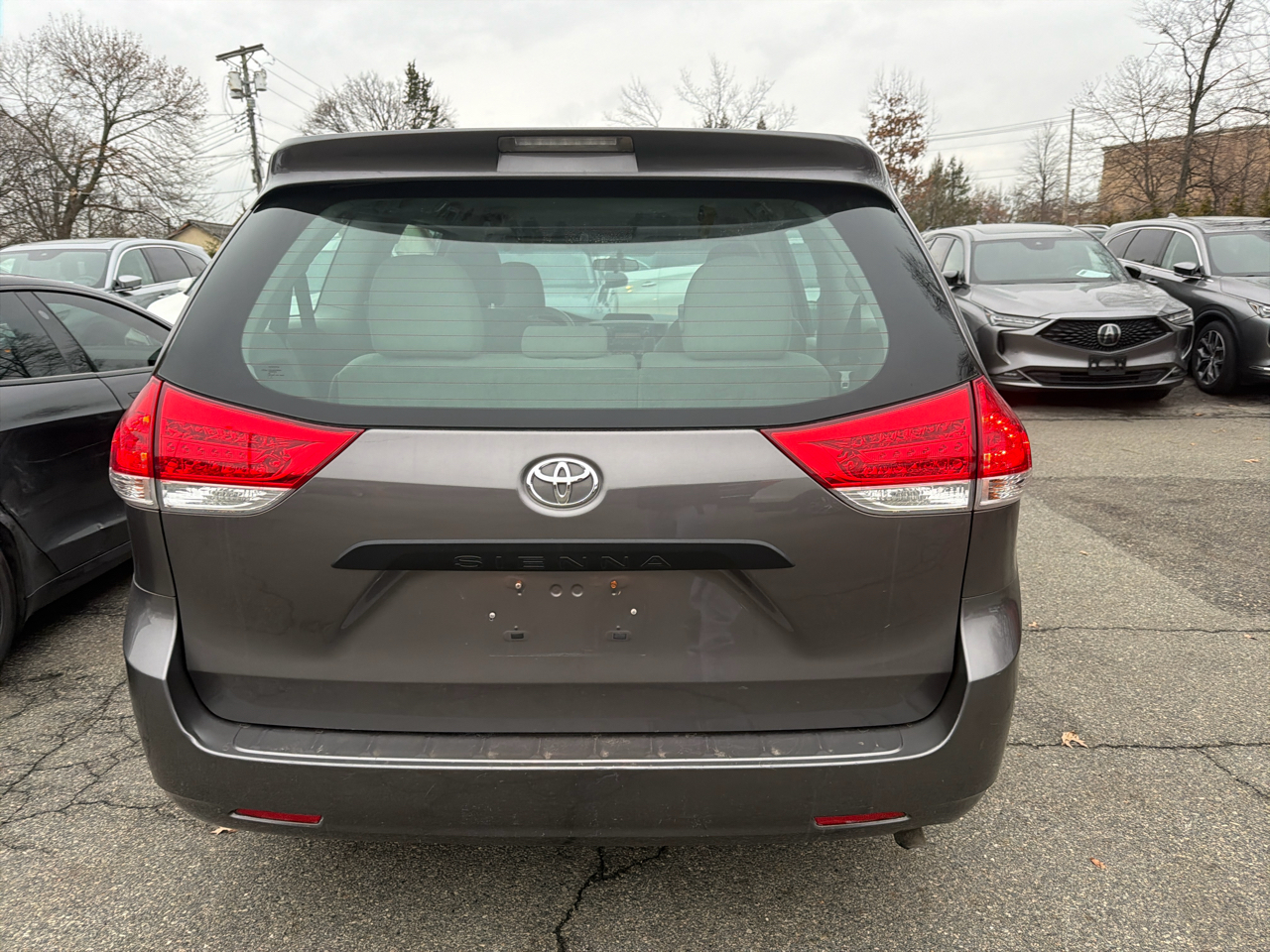 Toyota Sienna 5dr 7-Pass Van V6 L FWD (Natl) 2014