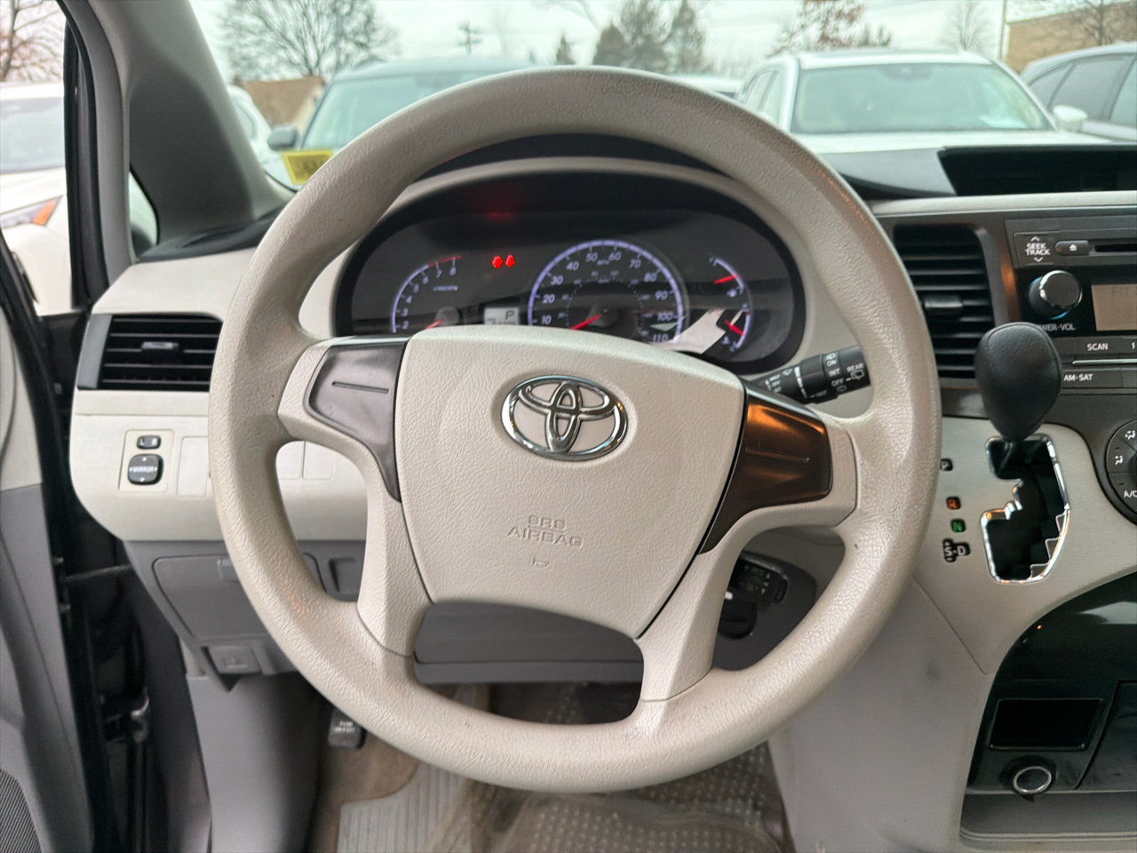 Toyota Sienna 5dr 7-Pass Van V6 L FWD (Natl) 2014