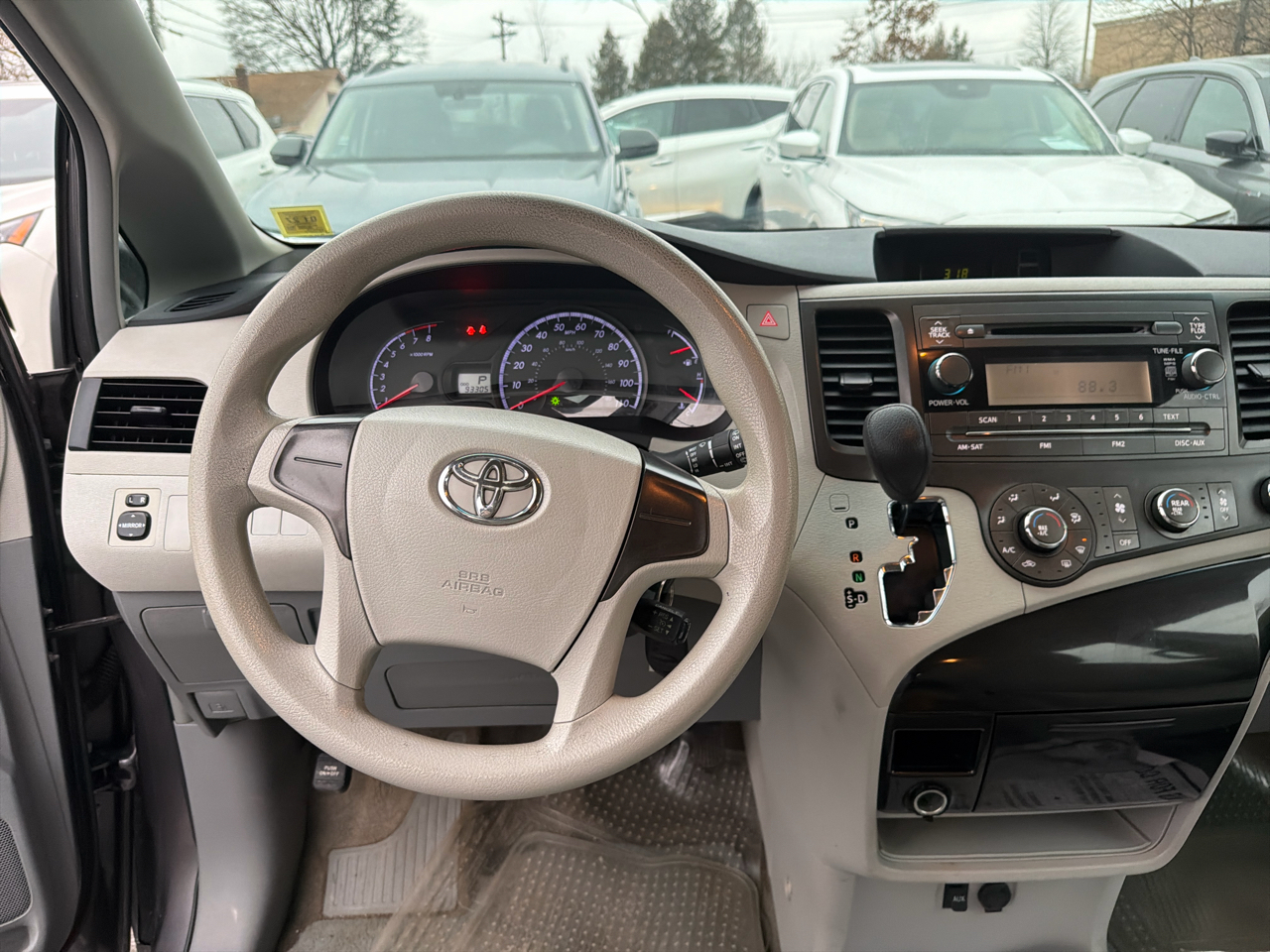 Toyota Sienna 5dr 7-Pass Van V6 L FWD (Natl) 2014