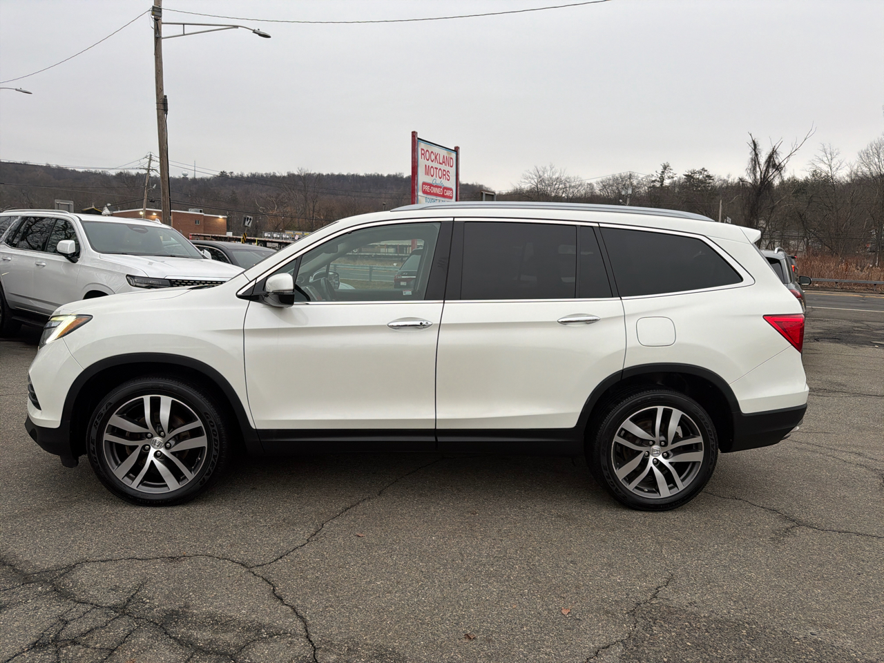Honda Pilot AWD 4dr Elite w/RES & Navi 2016