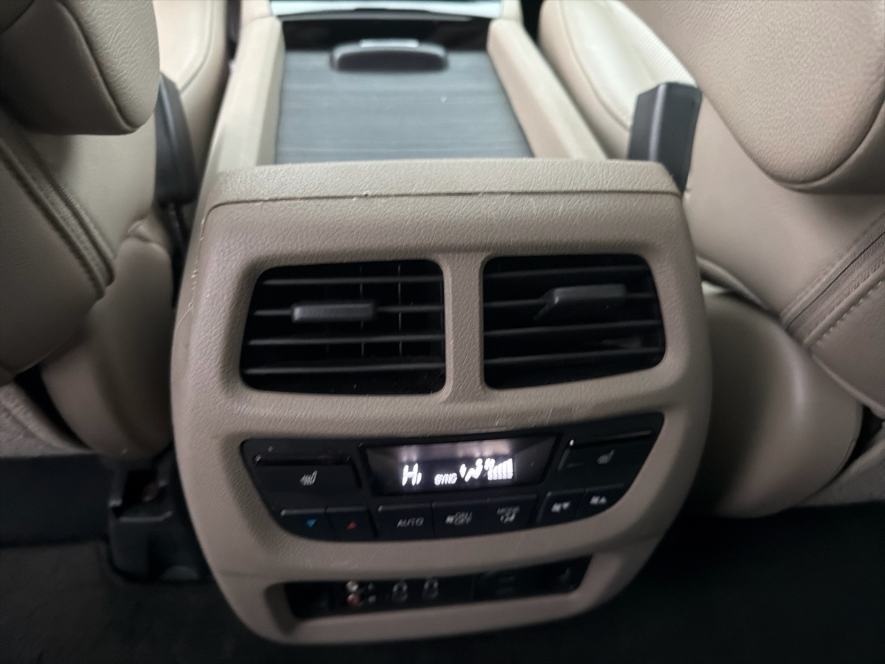 Honda Pilot AWD 4dr Elite w/RES & Navi 2016