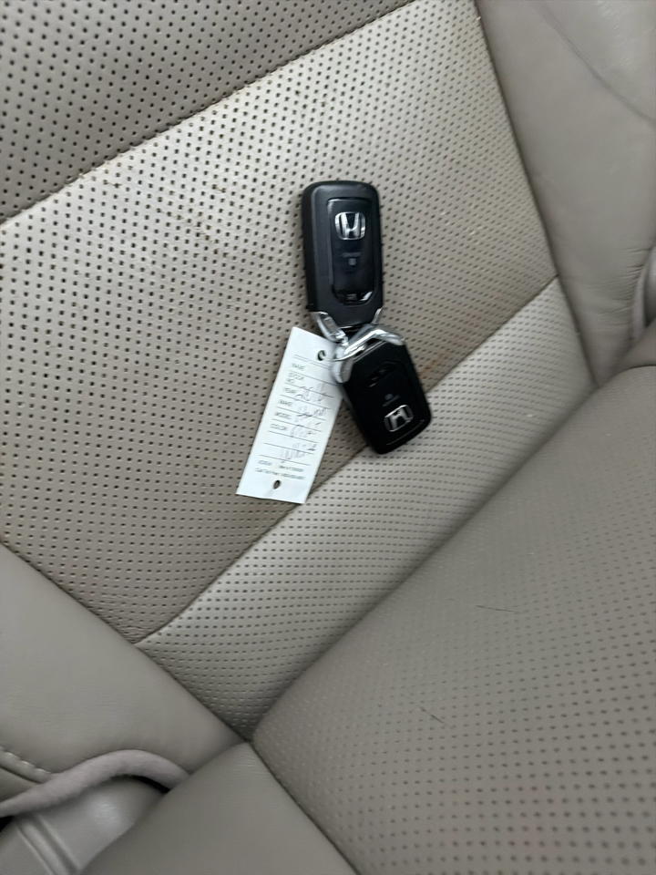 Honda Pilot AWD 4dr Elite w/RES & Navi 2016