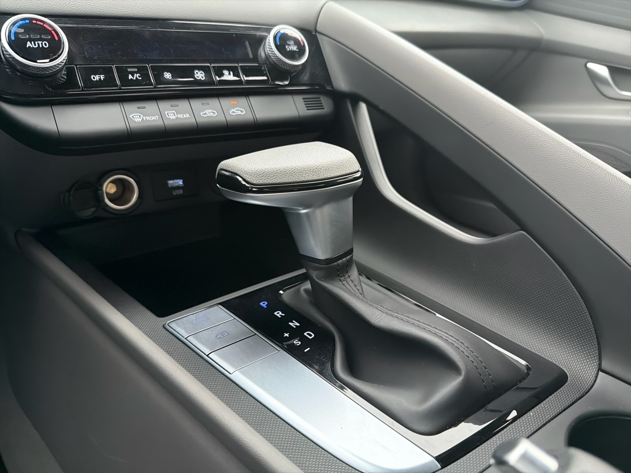 Hyundai Elantra SEL IVT 2024