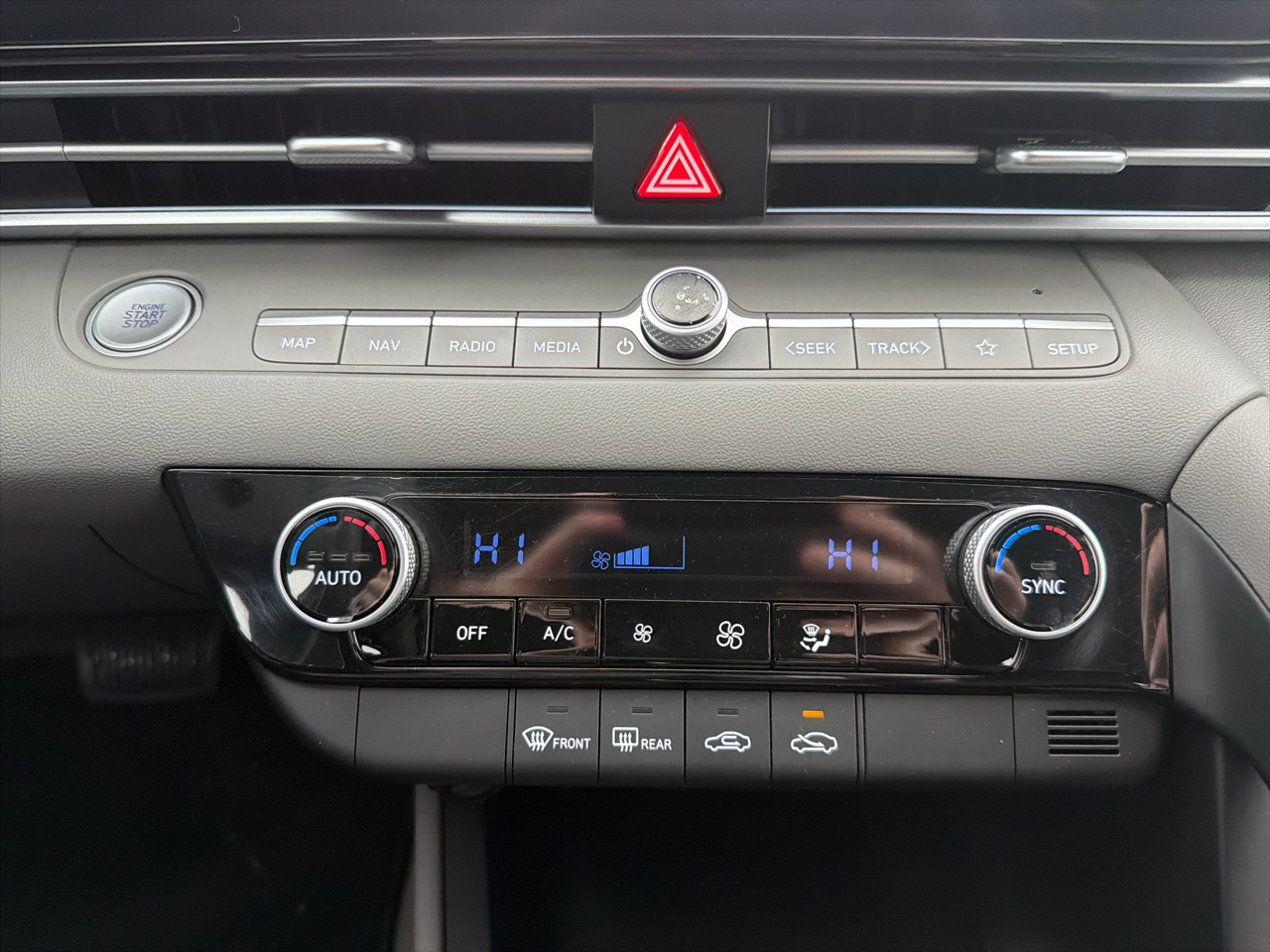 Hyundai Elantra SEL IVT 2024