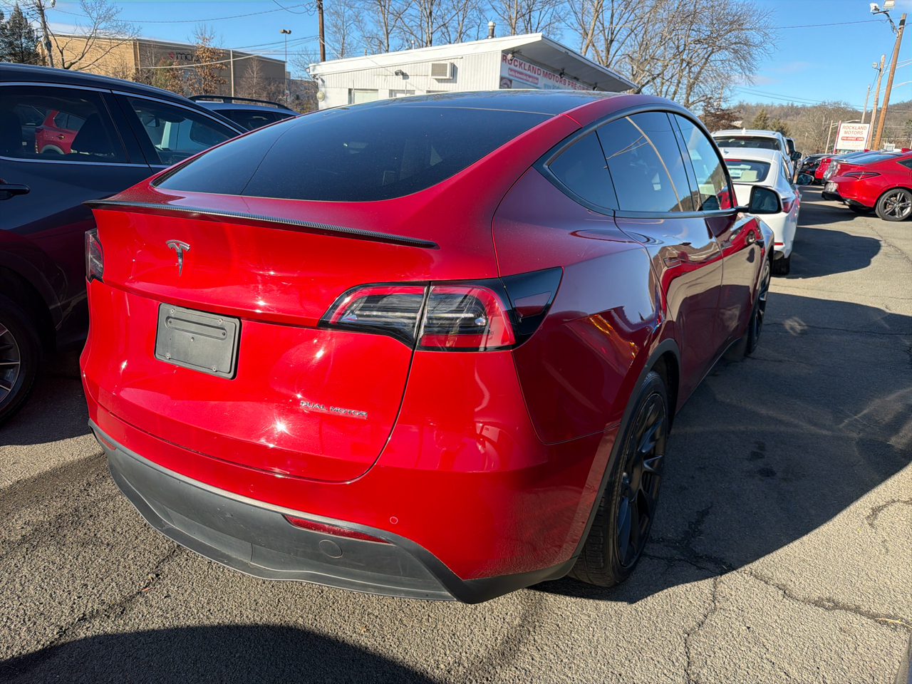 Tesla Model Y  2021