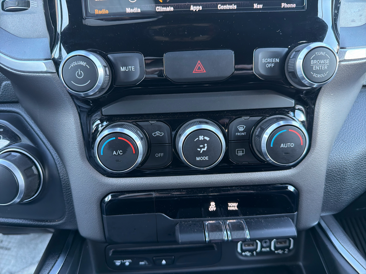 RAM 1500 Big Horn/Lone Star 4x4 Crew Cab 5'7" Box 2019