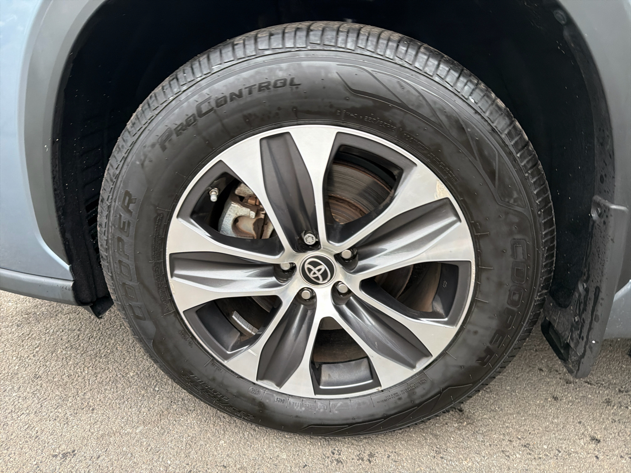 Toyota Highlander XLE AWD (Natl) 2022