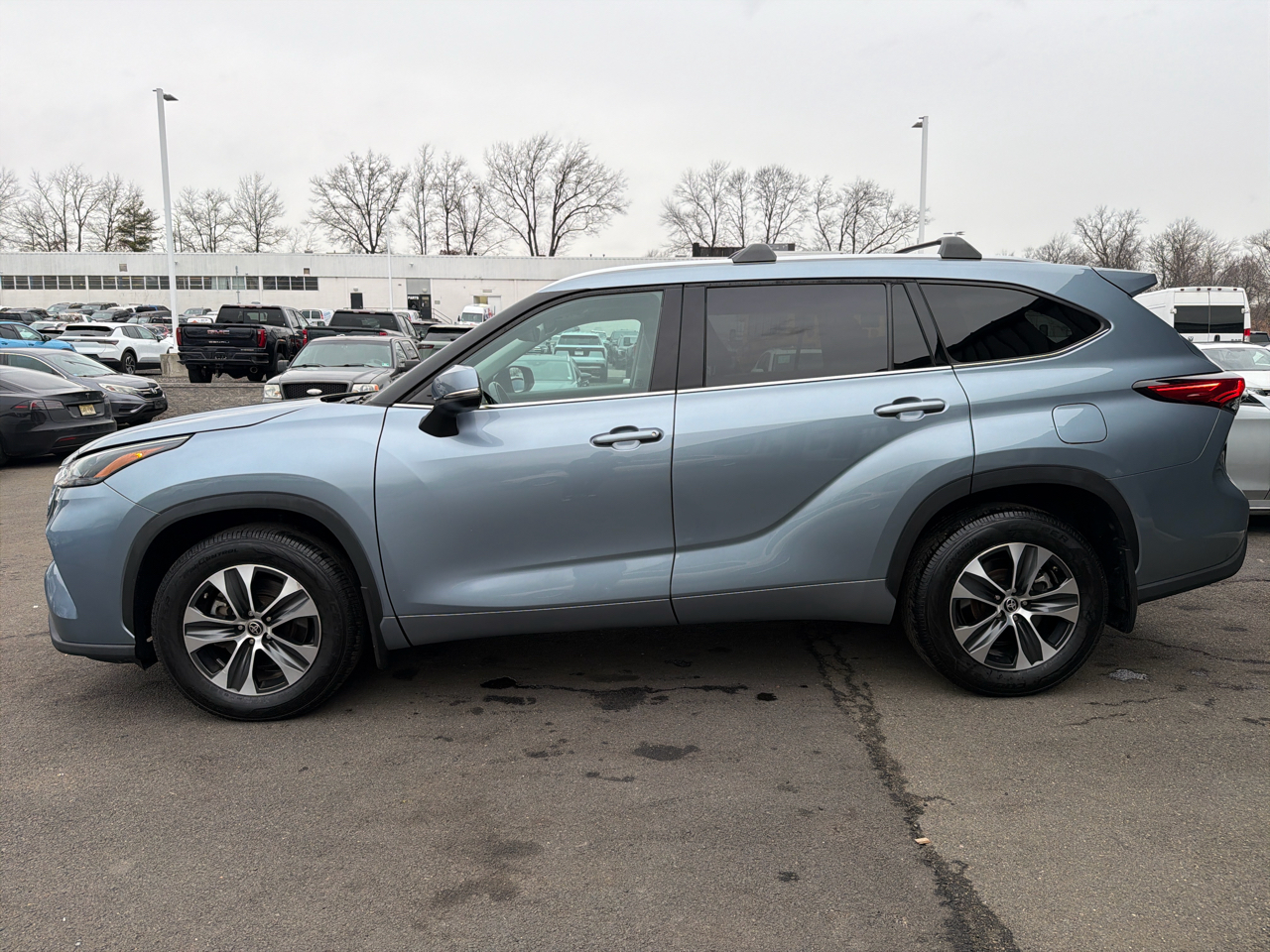 Toyota Highlander XLE AWD (Natl) 2022