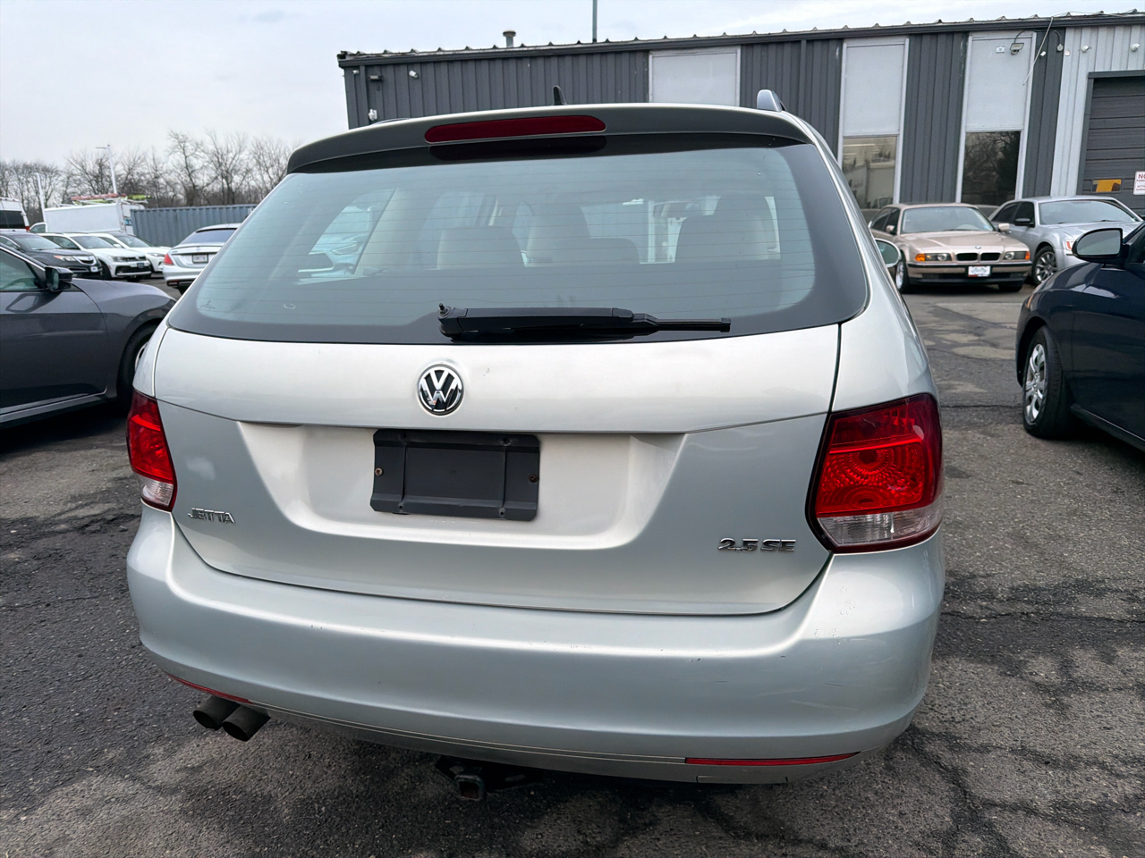Volkswagen Jetta SportWagen 4dr Auto SE PZEV 2011