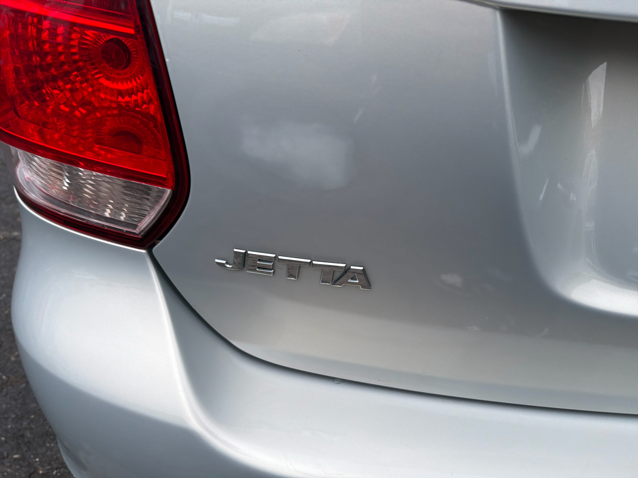 Volkswagen Jetta SportWagen 4dr Auto SE PZEV 2011