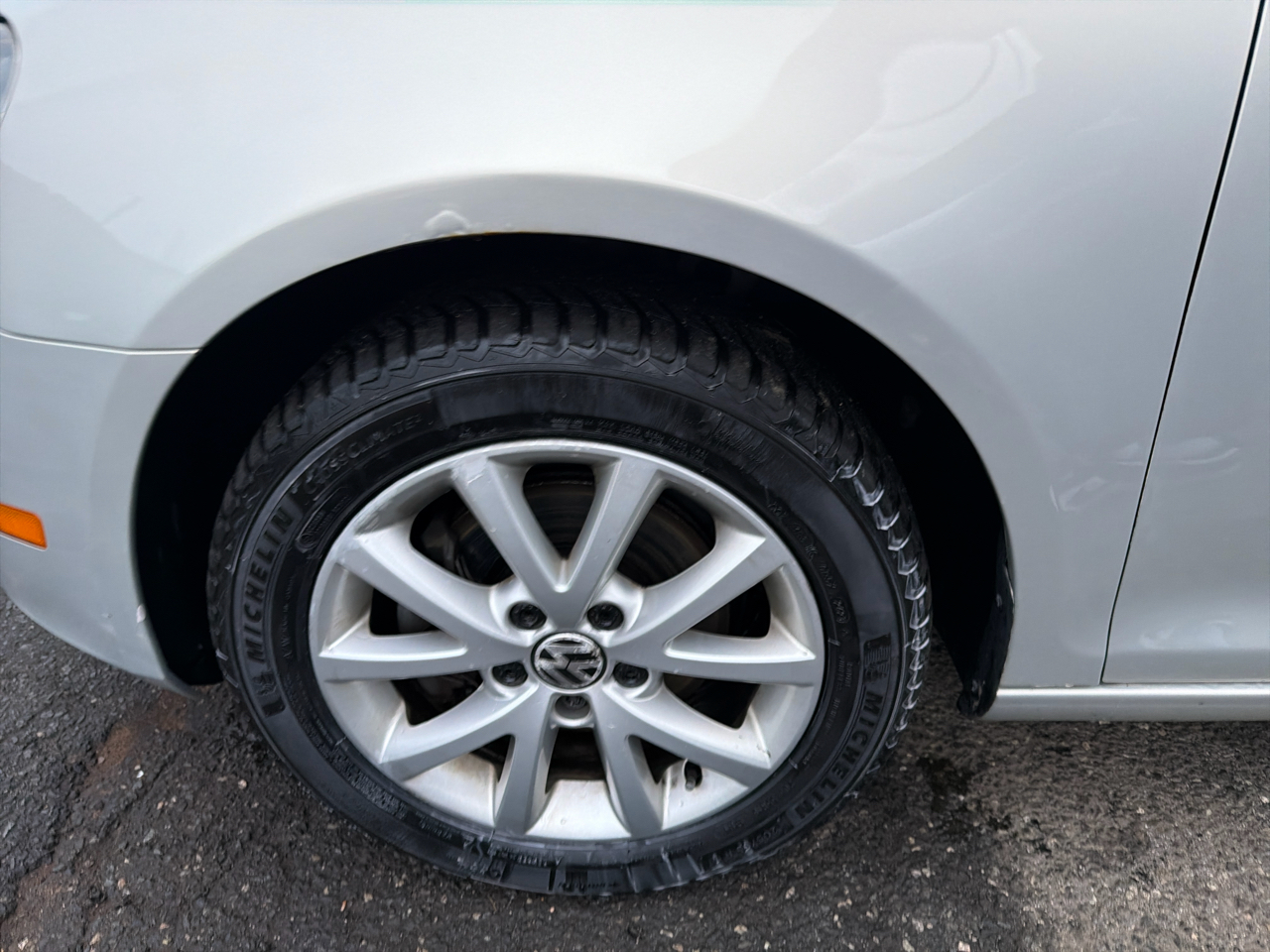 Volkswagen Jetta SportWagen 4dr Auto SE PZEV 2011