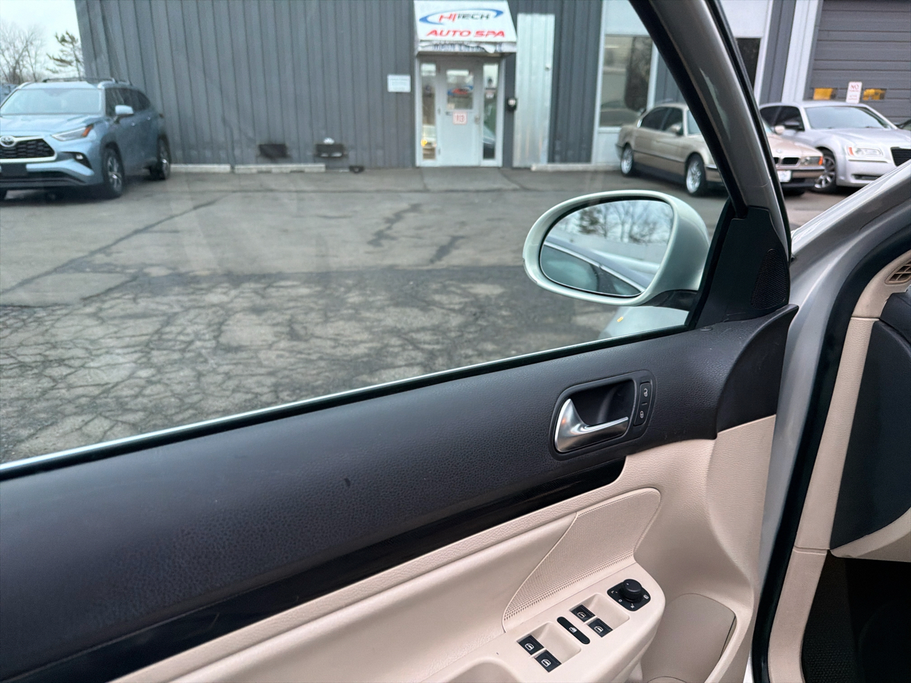 Volkswagen Jetta SportWagen 4dr Auto SE PZEV 2011