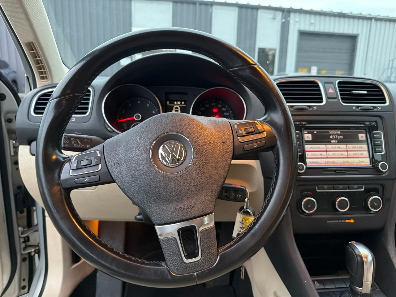 Volkswagen Jetta SportWagen 4dr Auto SE PZEV 2011